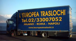 piattaforme di sollevamento per traslochi napoli Traslochi Napoli | L’Europea Traslochi e Trasporti SRL