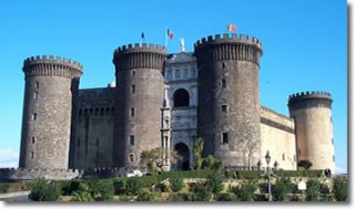 Castel Nuovo (photo by Massimo Moffa)